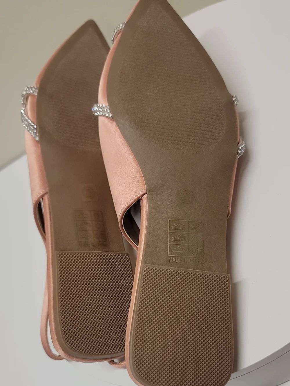 JOURNEE COLLECTION -NEW IN BOX- ROSE & CRYSTAL SATIN POINTED TOE FLATS sz 9